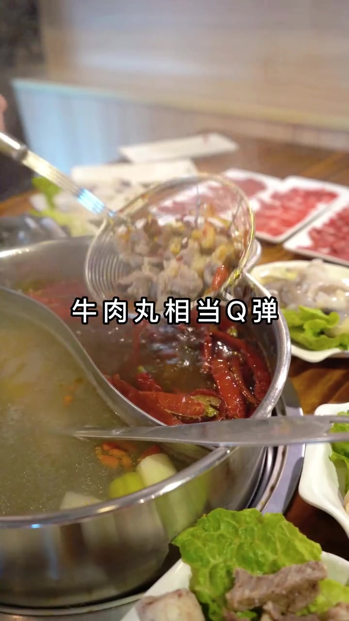 南雄 牛肉吃到饱!大锅头熬出来的牛骨汤,师傅话切牛肉切的手都软的!探店 搞笑 火锅 南雄美