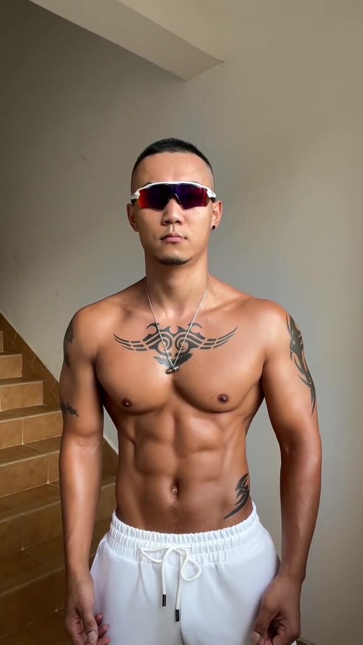 男人千万别练肌肉,现代女性都觉得肌肉恶心,讨厌肌肉男!练了肌肉更找不到女朋友 自然健身 肌