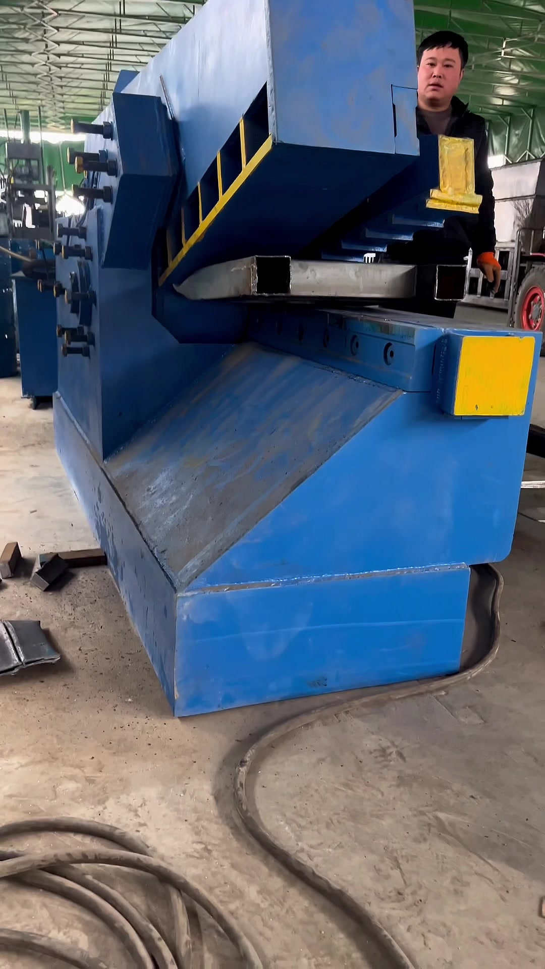 小型鳄鱼剪/废铁回收/剪钢板的液压剪刀/剪废铁