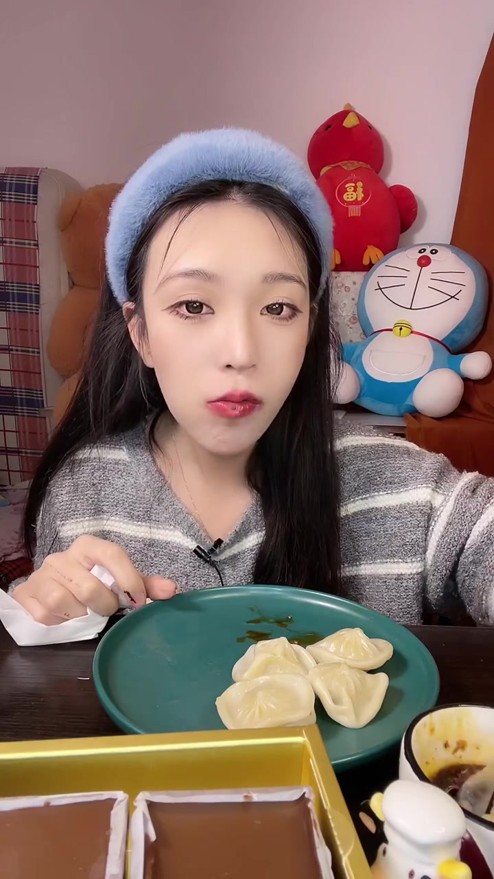 巧克力 好利来蛋糕 巧克力嘎嘣脆_中午好呀姐妹们????。记得按时吃饭呦