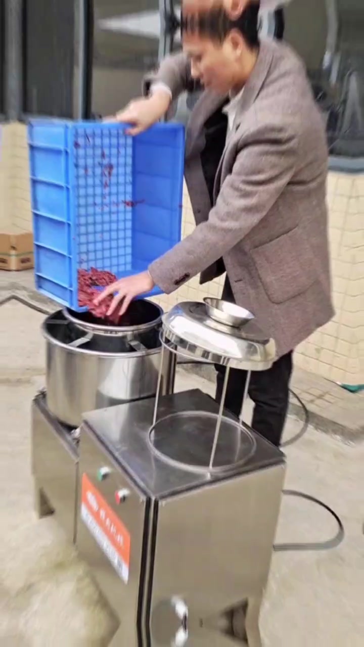 小型全套牛肉丸机器设备,包含绞肉,打浆,成型,让加工肉丸简单