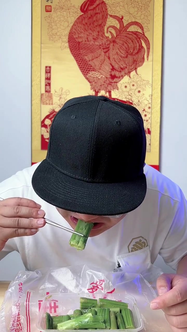 浙江美食臭苋菜梗,真的好吃吗,我闻完手都不能要了