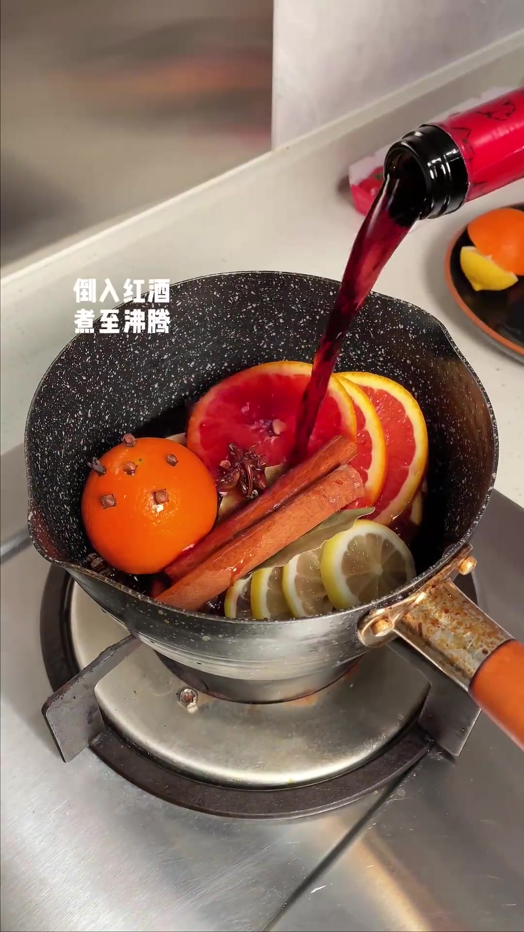 情人节 也是我们在一起七周年纪念日,老公在家给我整了个浪漫的烛光晚餐