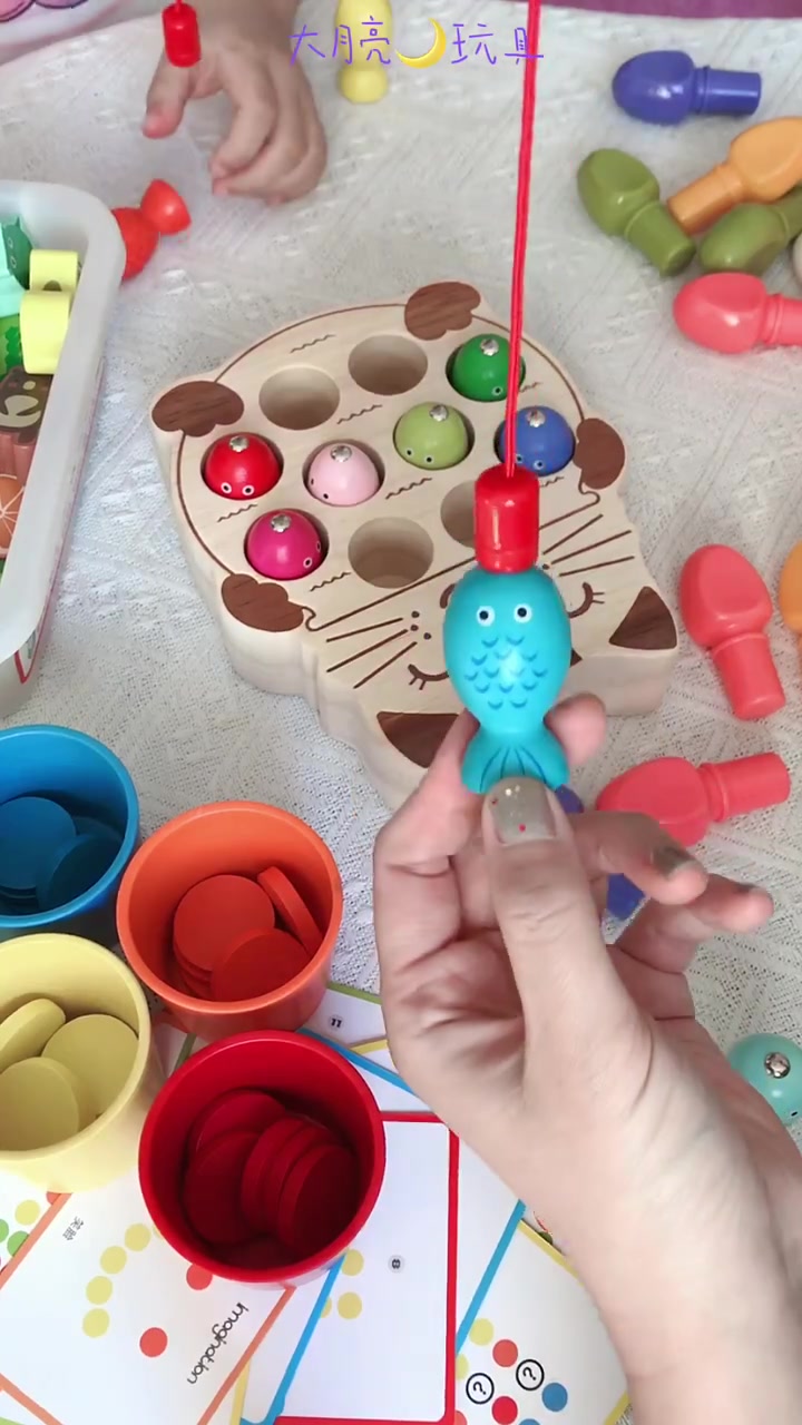 小花猫钓鱼啦????
