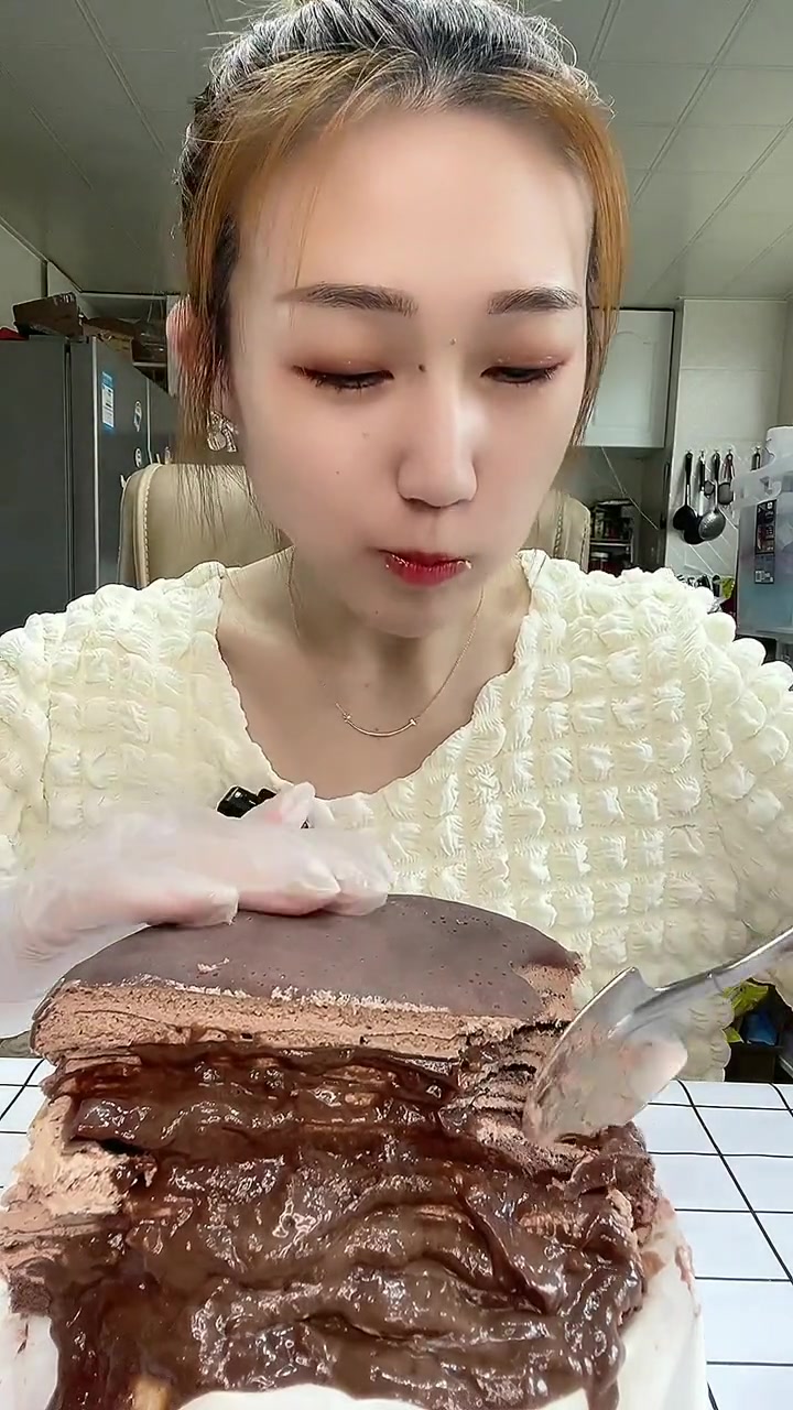 浓浓的巧克力太爱了,尤其巧克力千层,完美完美美食 长视频吃播