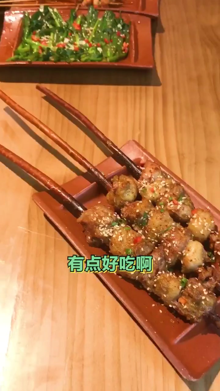 如果穿越回古代吃一场烧烤,你会选谁一起吃烤虾滑?襄阳美食