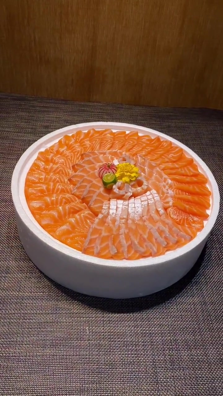 三文鱼腩和三文鱼刺身