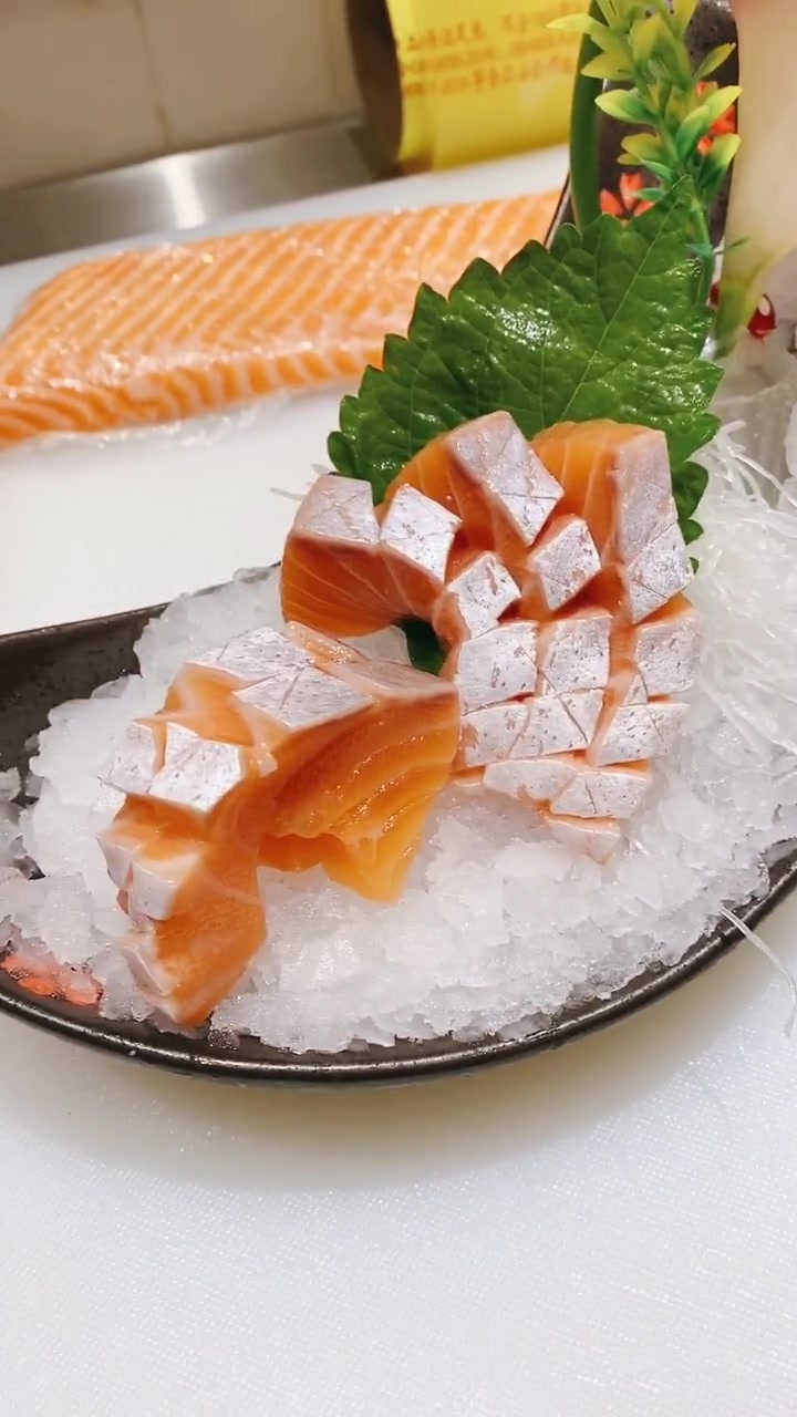 三文鱼腩刺身