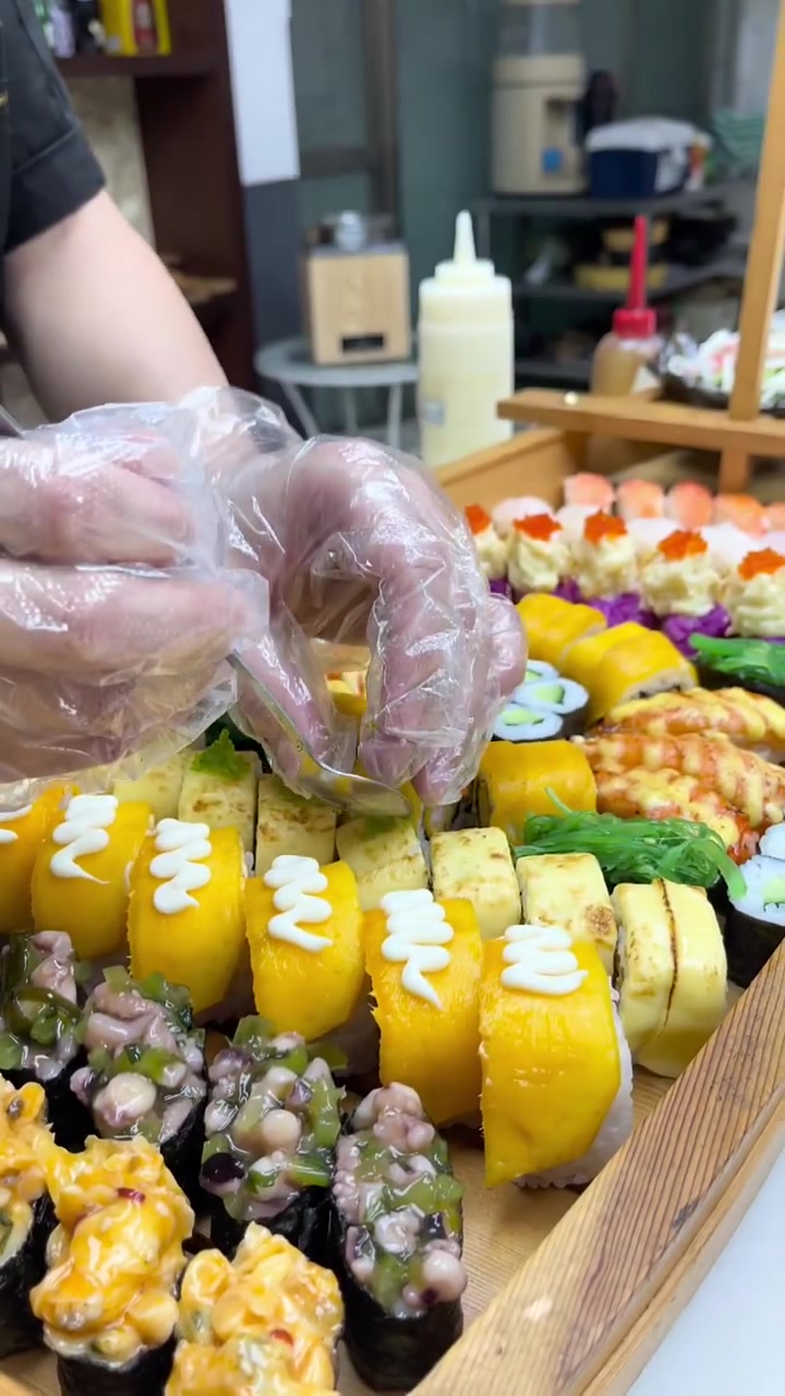 这样一条寿司船你能吃上多久?