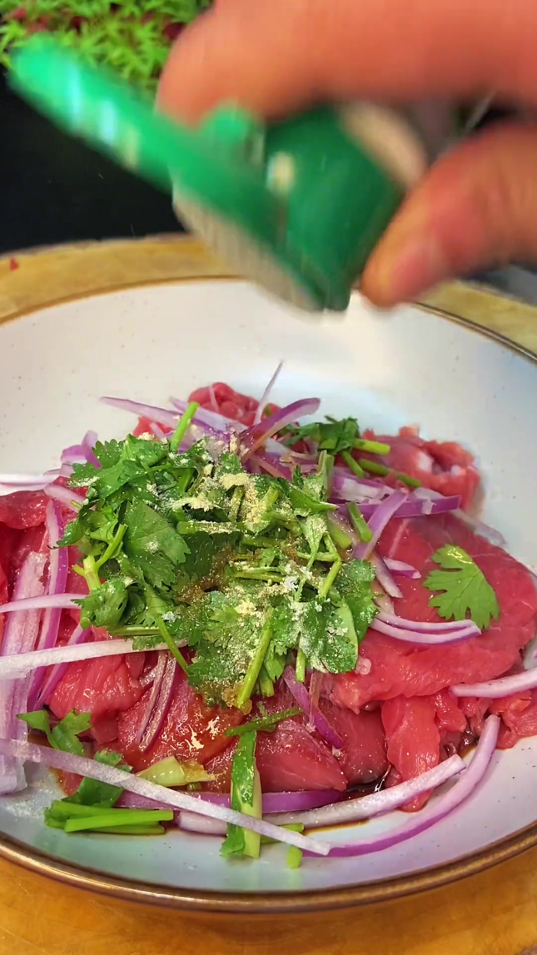 学会这样做烤牛肉 再也不用去外面花几百块钱吃烤肉片儿了。美食专业者联盟 干饭人的幸福大赏