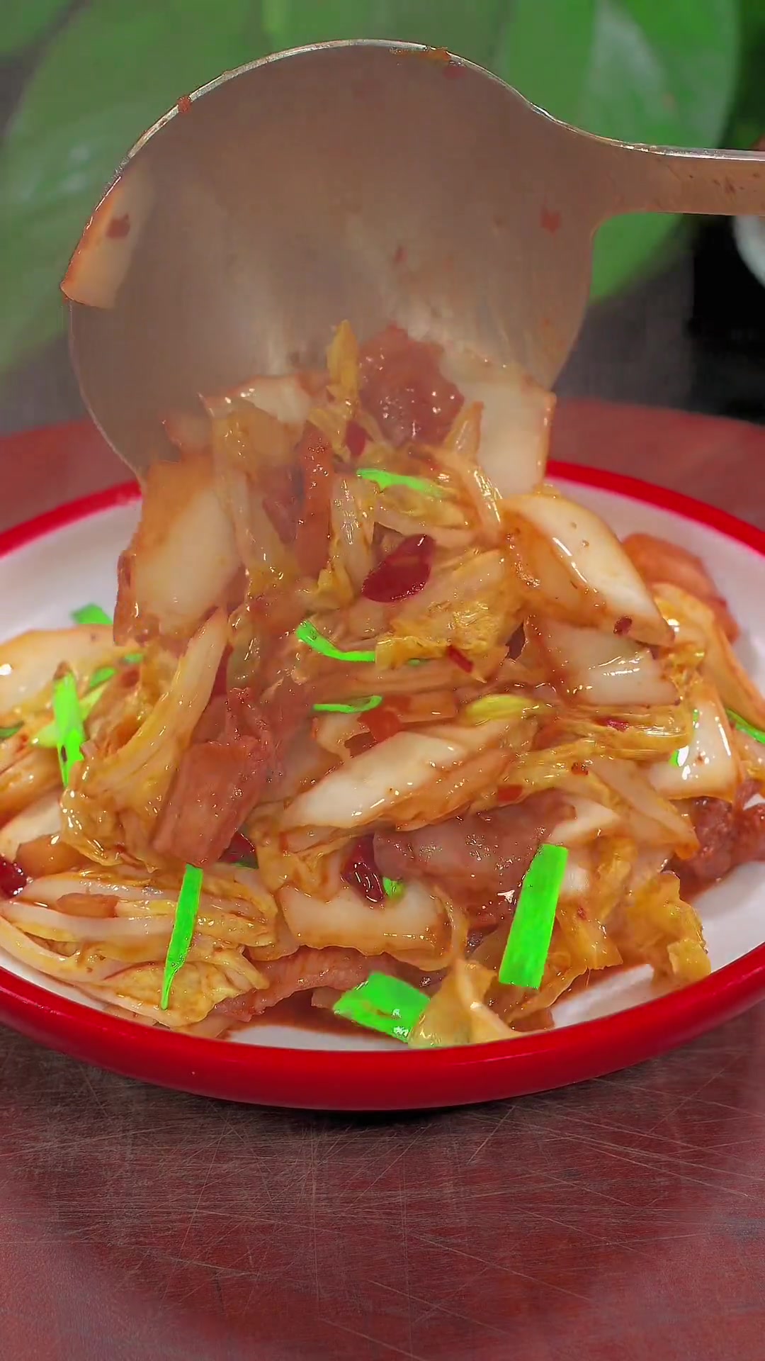 炒白菜的时候千万不要直接下锅炒,今天教你个小技巧炒出来的白菜,清脆爽口又好吃 白菜炒肉 家