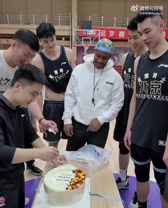 「马布里46岁生日」生日快乐,老马「生日蛋糕」北控队主教练 马布里Marbury 更博,晒