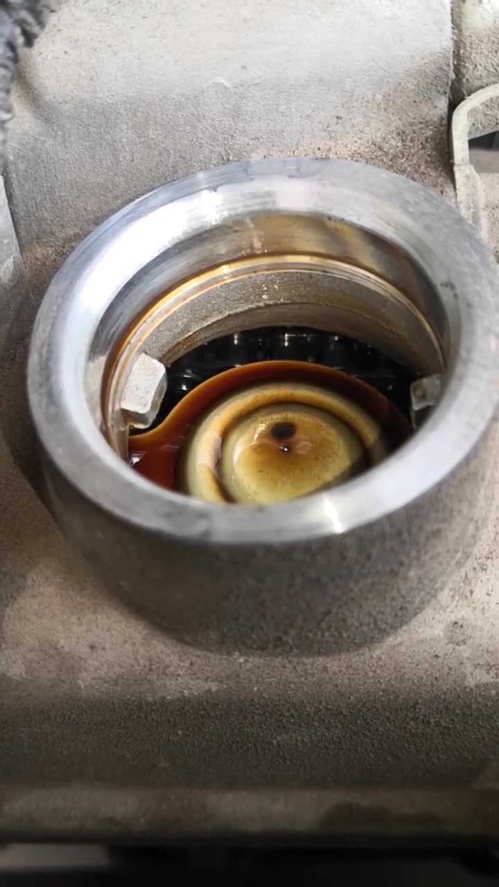 如何判断发动机是正时皮带还是正时链条,它们分别多久更换呢?