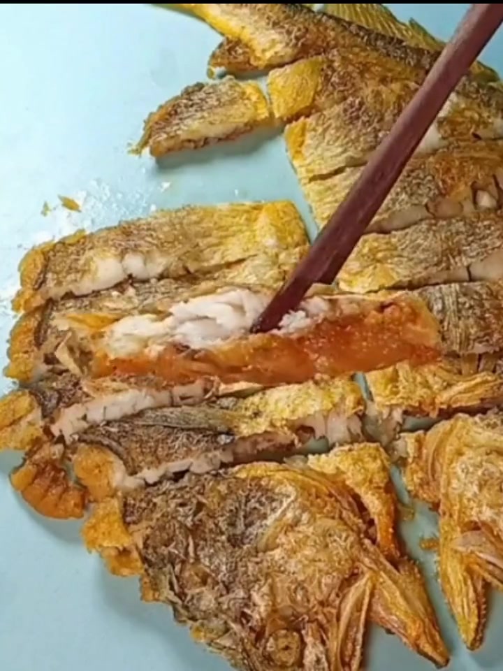 黄花鱼这样炸,外酥里嫩
