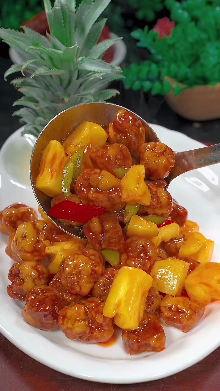 这样做的菠萝咕咾肉,酸甜酥脆孩子们都很喜欢吃 菠萝咕咾肉