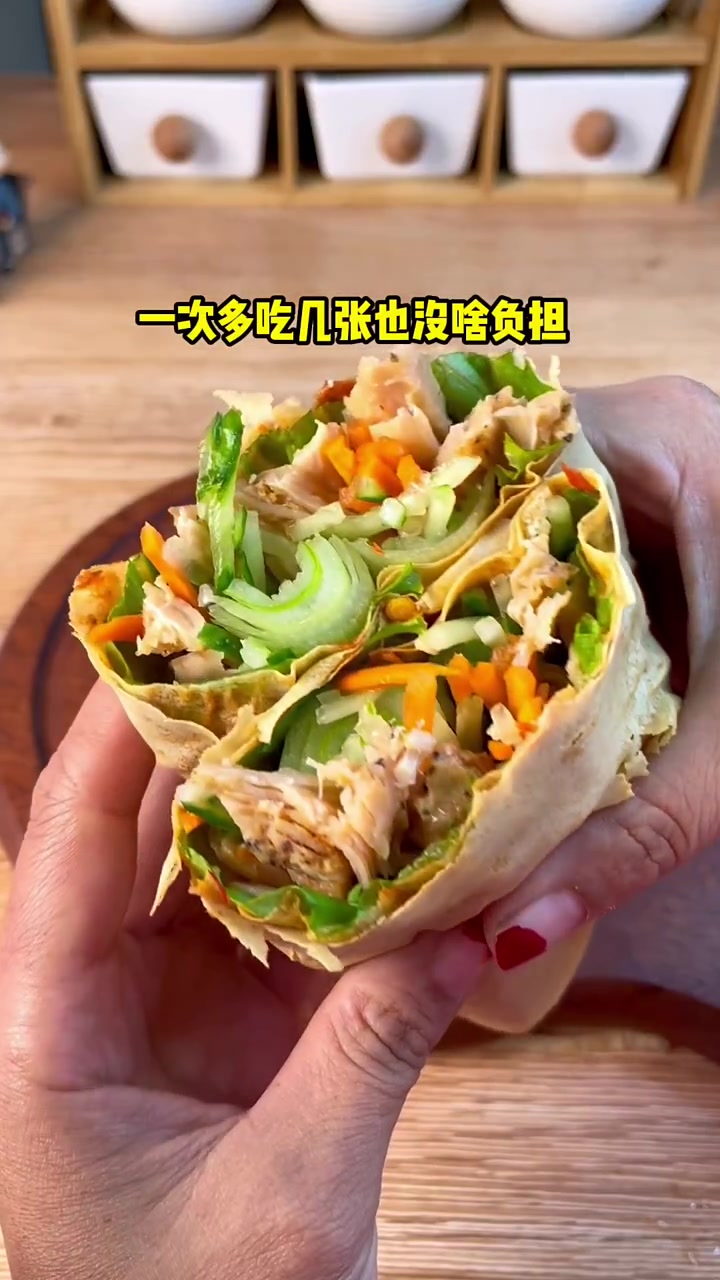 不用加热,开袋即食的杂粮煎饼,热量低还是慢碳水 卷啥啥好吃
