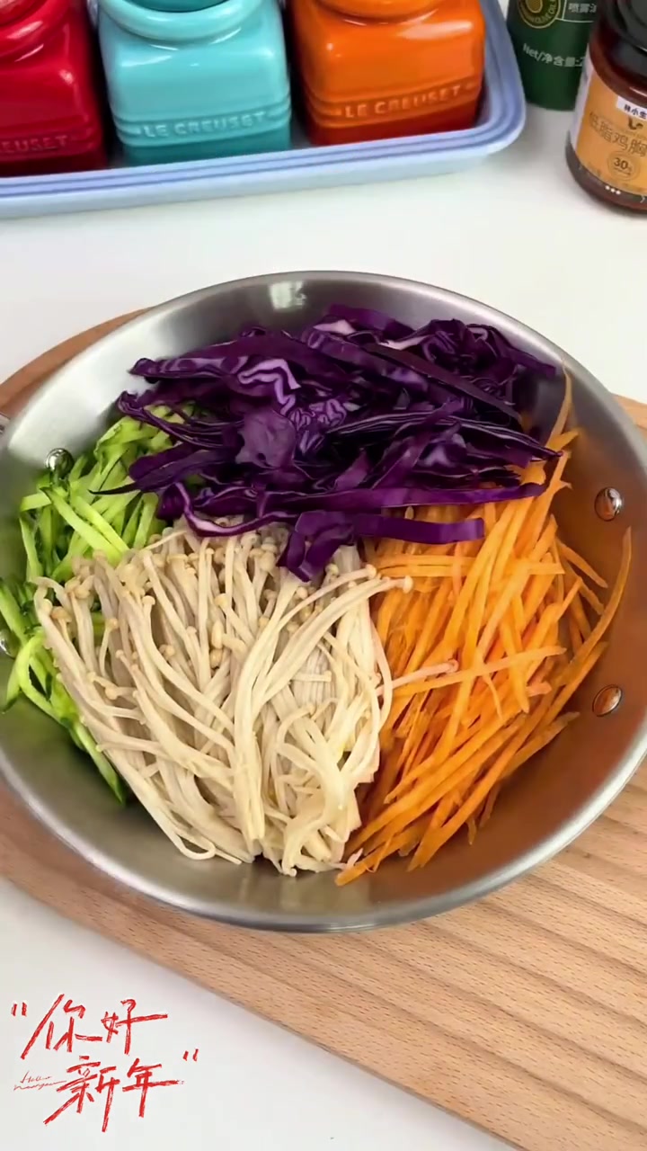 水煮菜吃不下去的,来一勺子鸡胸肉酱,好吃低卡还没压力,主要还省那个