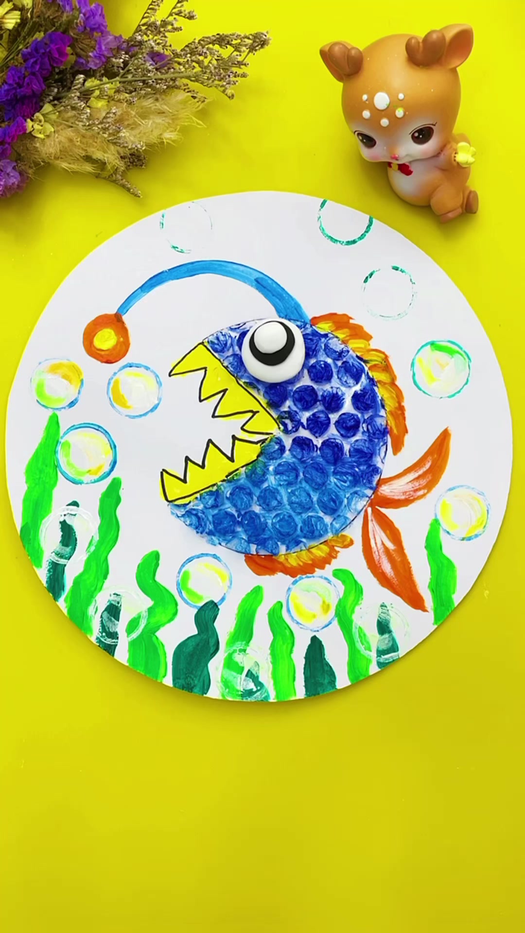 变废为宝手工画:快递泡泡创意画灯笼鱼