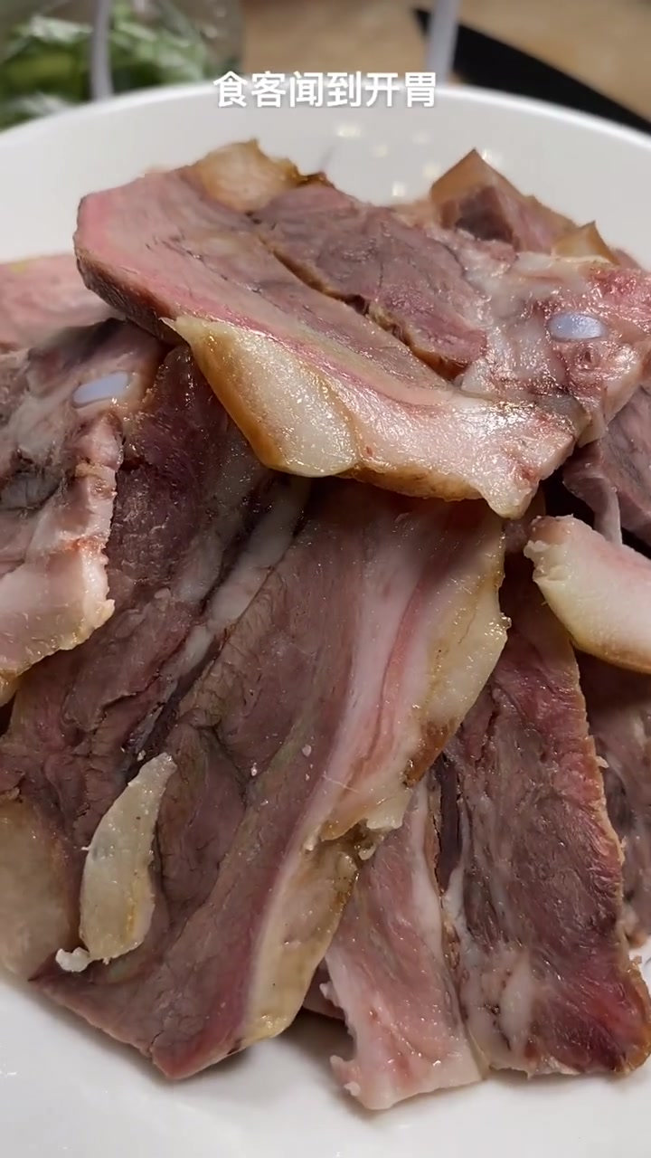 压板猪头肉真好吃,你也来点?