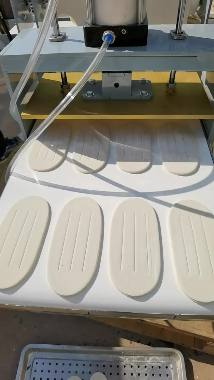 多功能饼坯成型机各种形状支持定制,可做披萨饼压缩馍年馍馍等