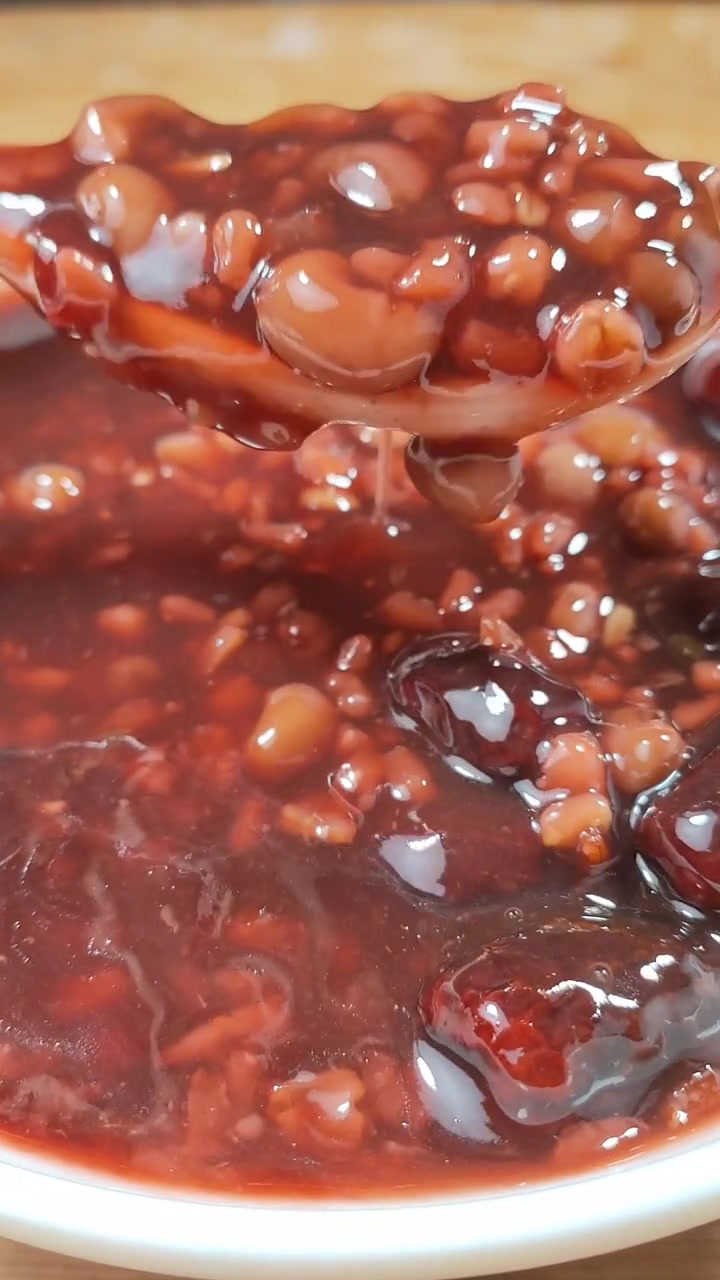 老徐馅饼(实战教学):各种粥的配方,双击收藏不丢失:1.黑米粥:黑米200克,糯米300克