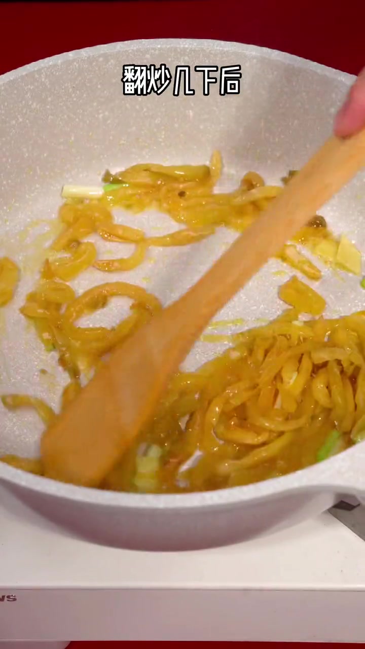 榨菜炒肉的做法