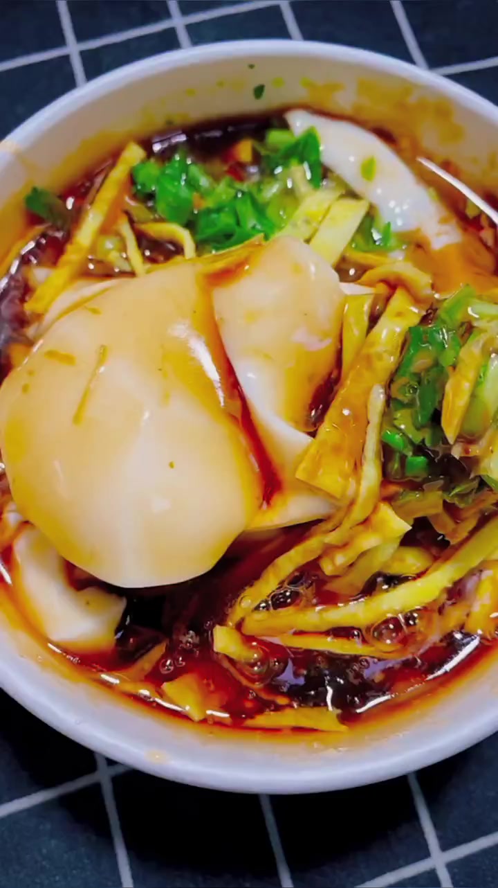 高汤是决定豆腐脑味道好不好吃的关键[gf]2764[/gf][gf]fe0f[/gf]学会