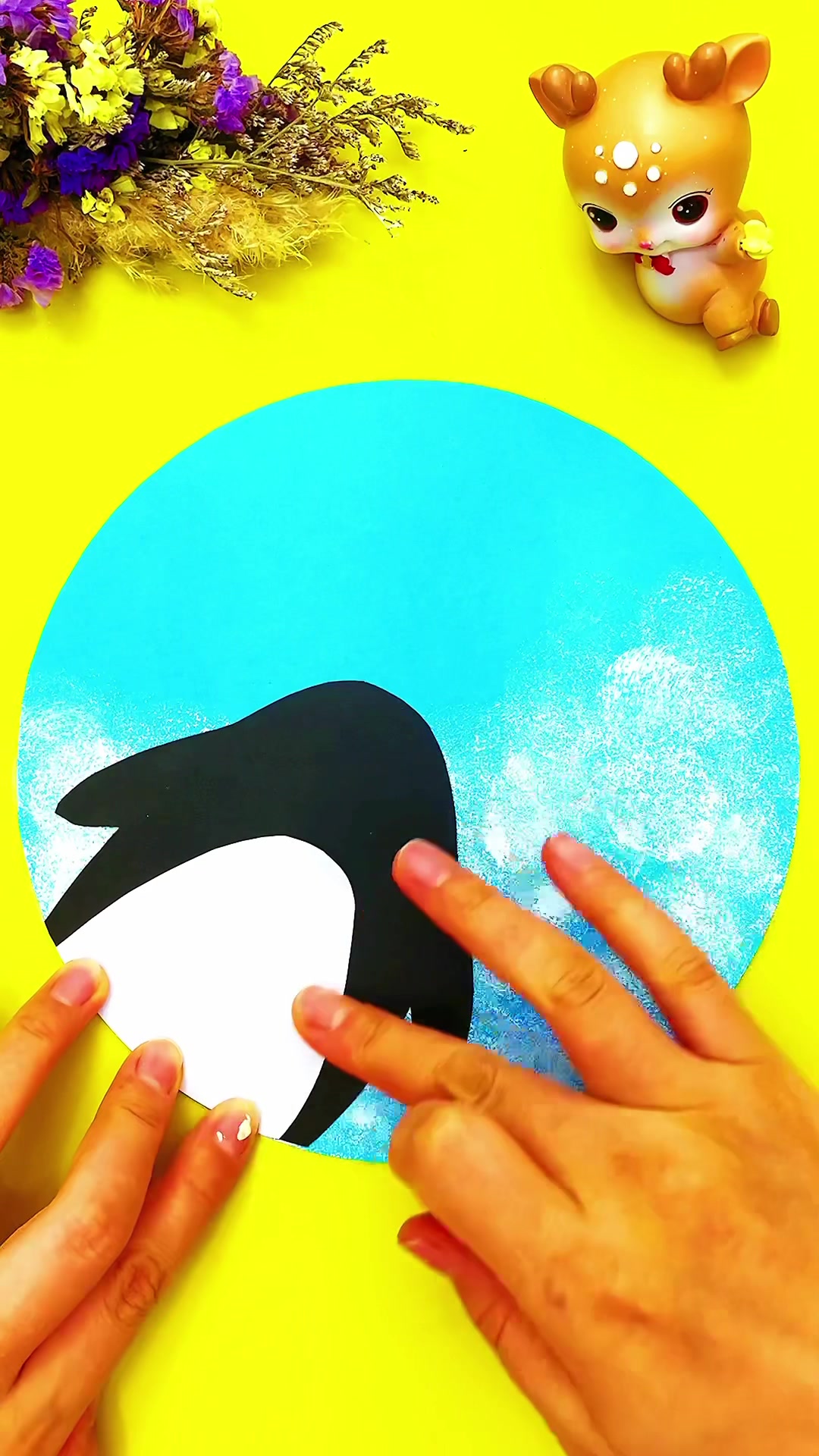 儿童贴画:雪地里的企鹅