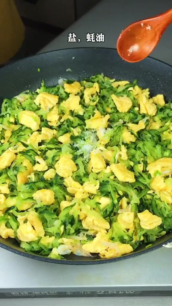 鸡蛋黄瓜饺子馅的做法