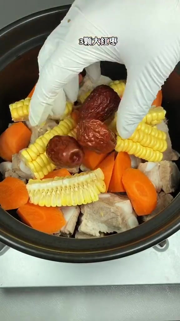 第3集|为妈妈亲手煲一锅山药玉米胡萝卜排骨汤,瞬间心里暖暖的 母亲节 美食趣味计划