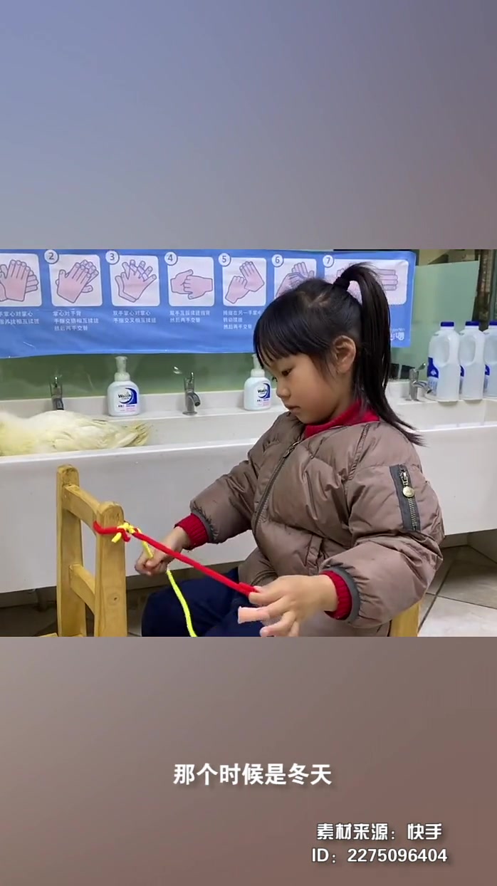 近日,江苏南京,一幼儿园的芦老师所在班级为了研究中国传统文化,选取湖熟板鸭作为研究对象,特