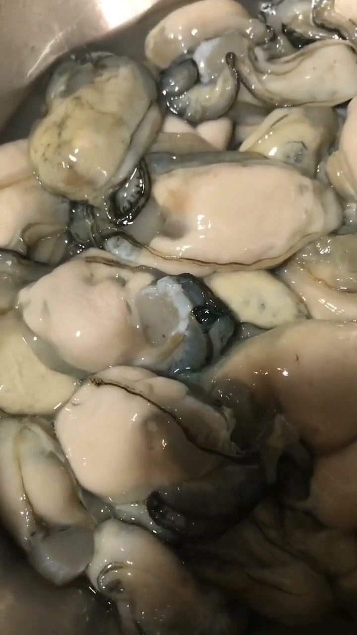 小的生蚝我们这叫海蛎,海蛎豆腐汤味道真的是鲜美!家常菜 美食教程 美食 海鲜 海鲜美食 生