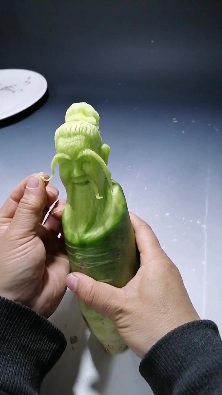 今天上课雕的渔翁头像,绿萝卜雕的,粗糙,非常粗糙,有喜欢的吗?欢迎发言,欢迎双击