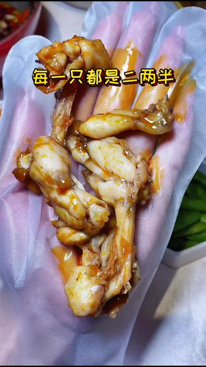 秋天吃河蟹的季节,满满蟹黄太香了 天津胡大升级红巷子 秋天吃货指南 玩转天津卫 爱吃爱喝爱