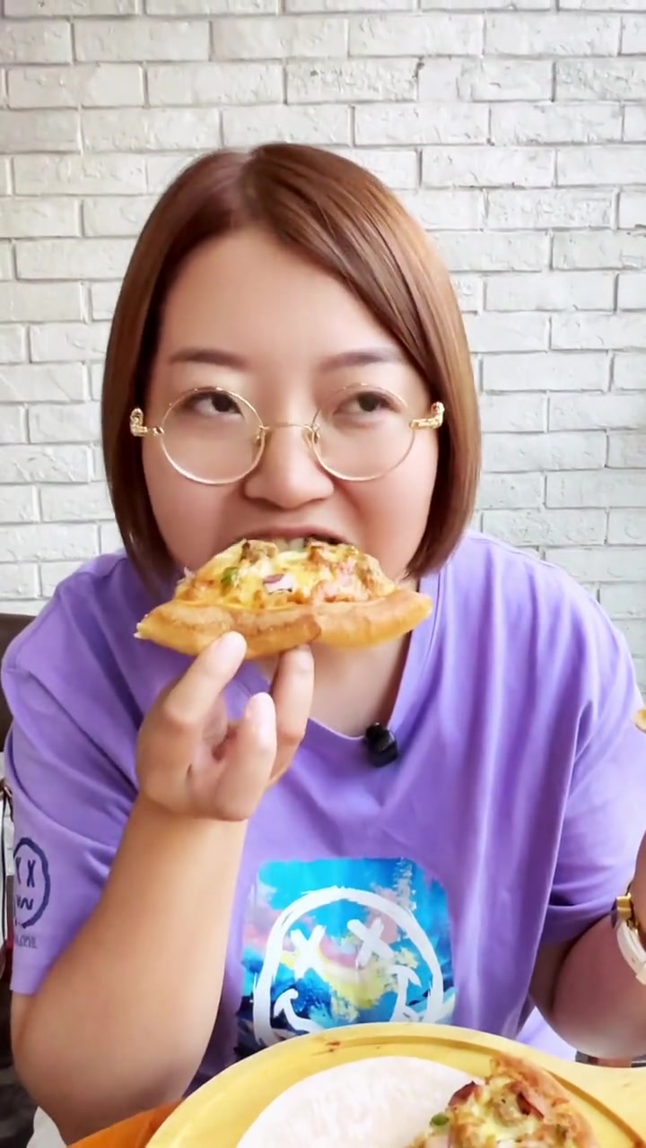 麦卡珑36.6 10寸和7寸 两个披萨 美食探店 妈呀太香了 好吃不贵经济实惠