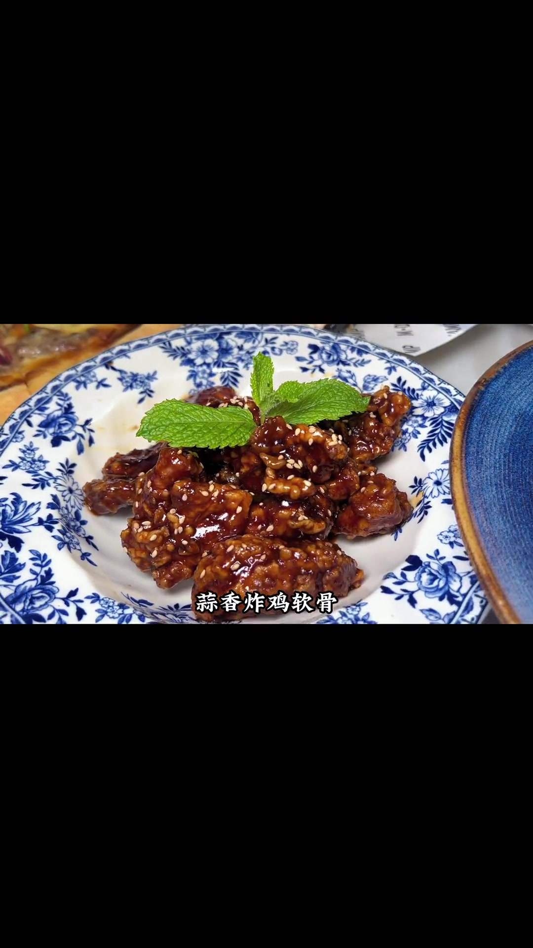 国庆来这个,属实真的很OK!意面披萨都有,还有两个可爱的小熊奶茶。妈呀太香了 吃美食搜食物