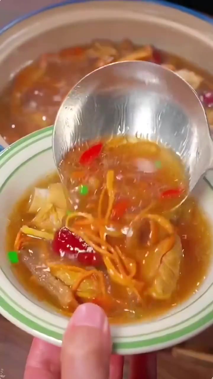 天气开始冷了,多给家人煲汤喝,这款搭配好的菌汤包,煲出来的汤鲜味美 菌汤包 &nbsp; 松茸菌汤包