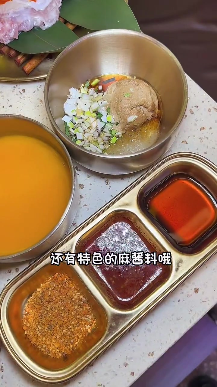 烤肉不知道吃什么?晓明哥喊你吃烧江南啦!真是呀!我带来的这更!129一大桌,小菜还都不限量