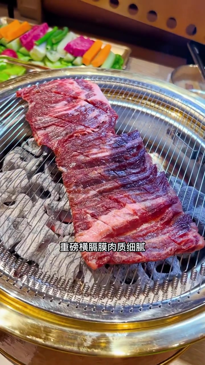 魔都烤肉天花板,火遍魔都烤肉热门榜的西塔老太太也来我天津啦!这里环境搭配亮眼,菜品更是颜值