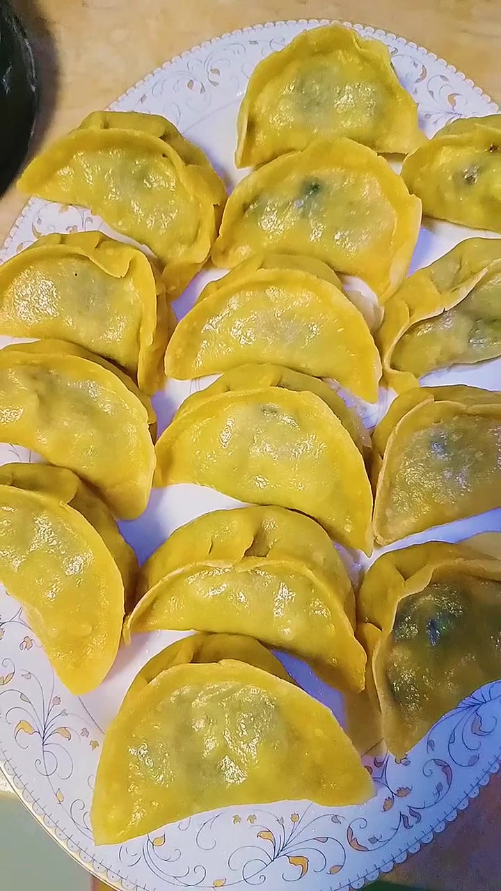 玉米面水饺来了,劲道顺滑,健康粗粮