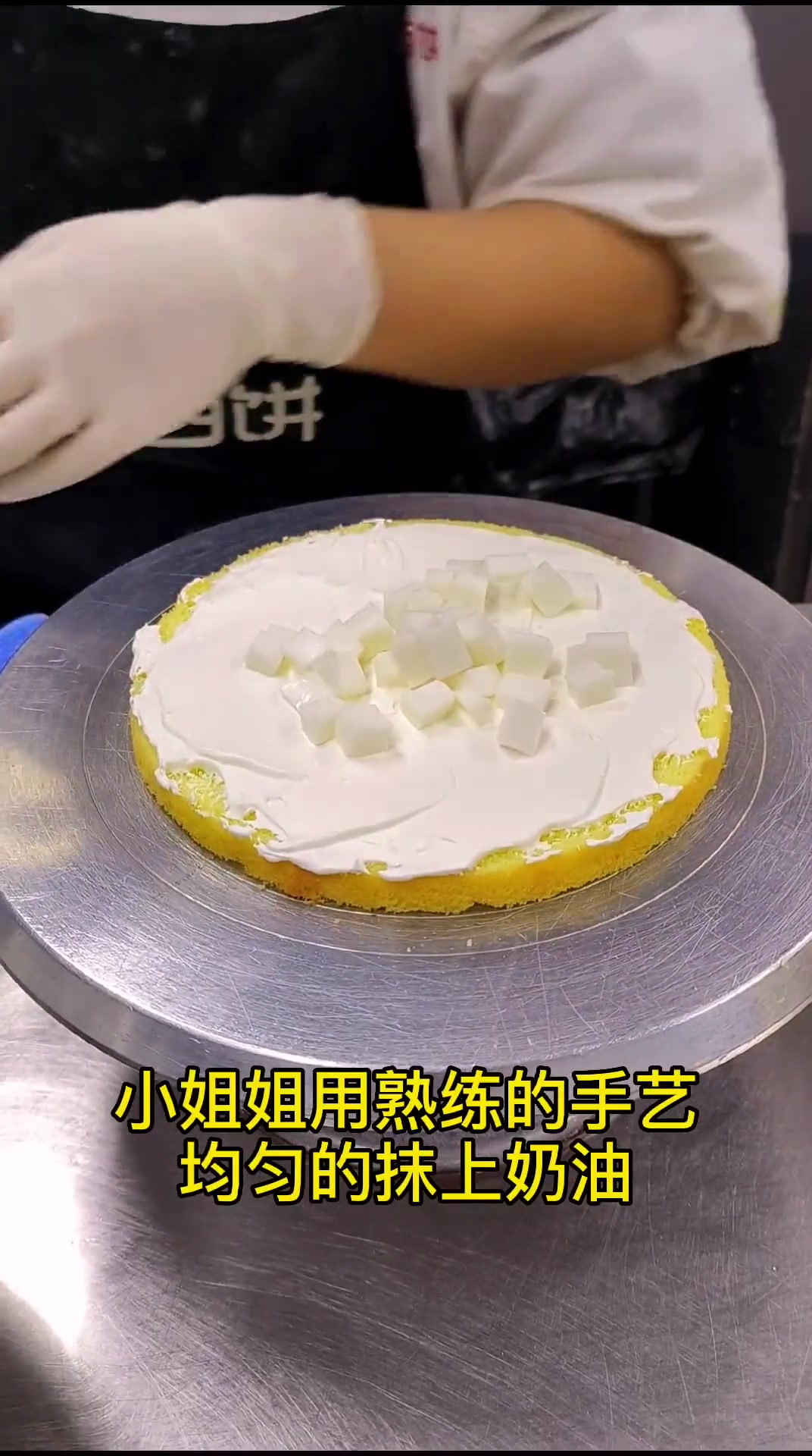 天津同城好店幸福西饼只要49.9就能得一个8寸的下午茶蛋糕,满满的都是料,而且还配送到家,