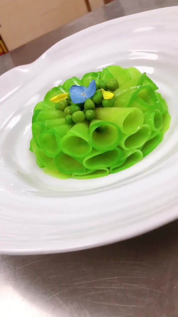 一道新品菜肴、造型好、口味独特、喜欢的关注我每天更新不同菜品。小黄车喜欢的欢迎下单