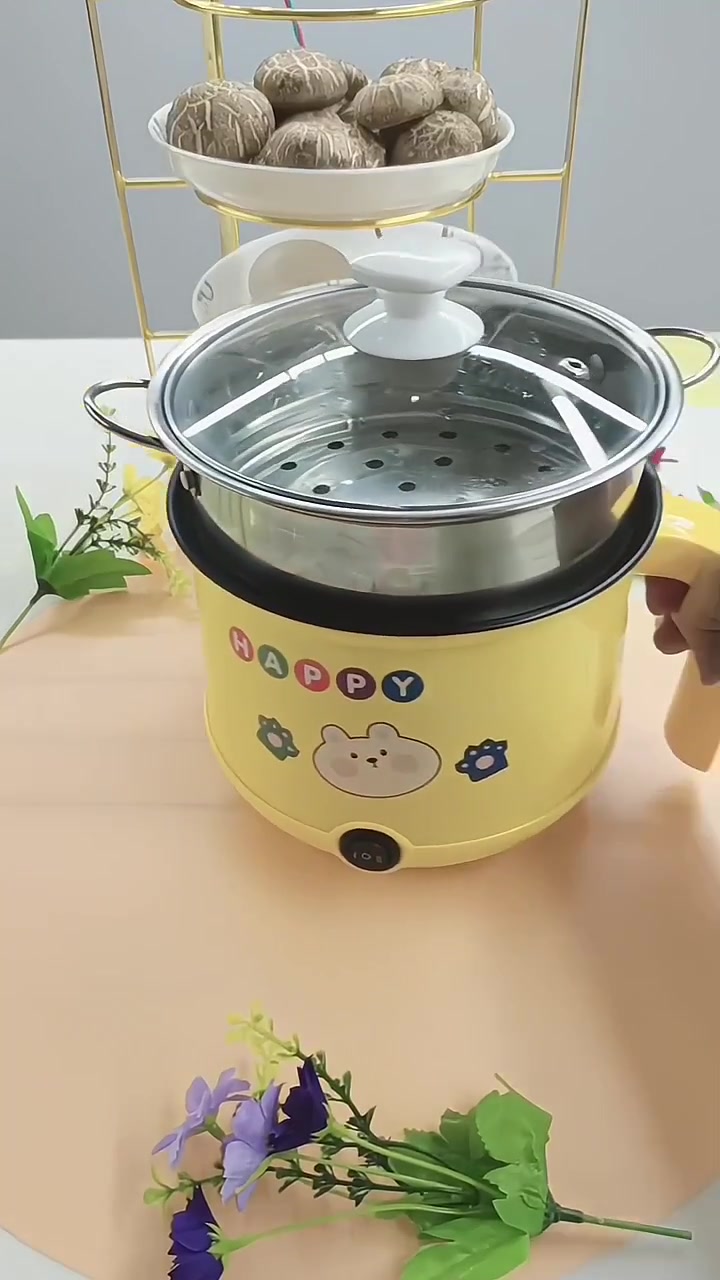 平时家里缺不了这个小电锅,煮饭煮面条炒菜做火锅方便,颜值高实用