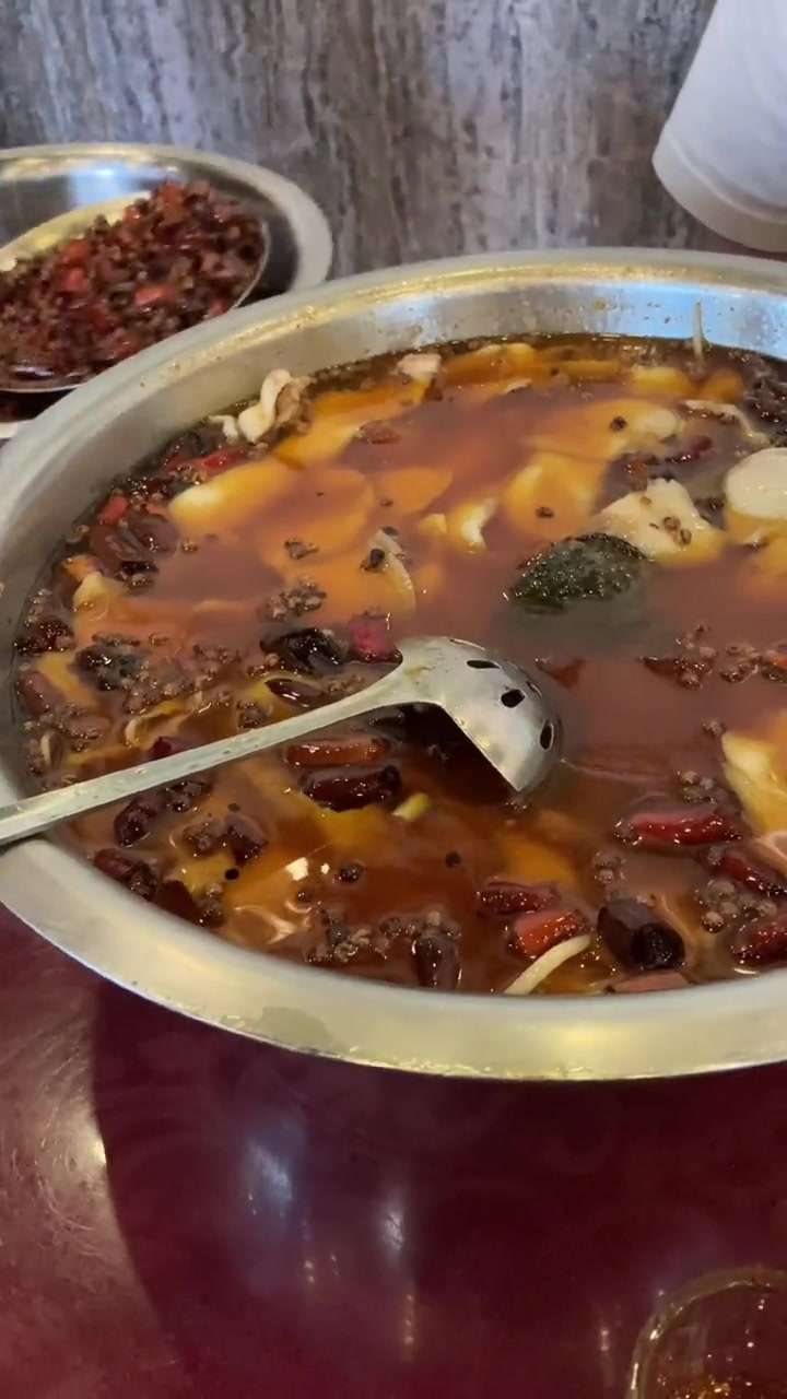 哏儿都小四川水煮鱼 美食探店 同城热门 美食 +小助手 特色美食