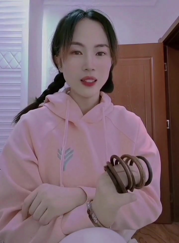 鸡血藤手镯洗澡可以戴吗?