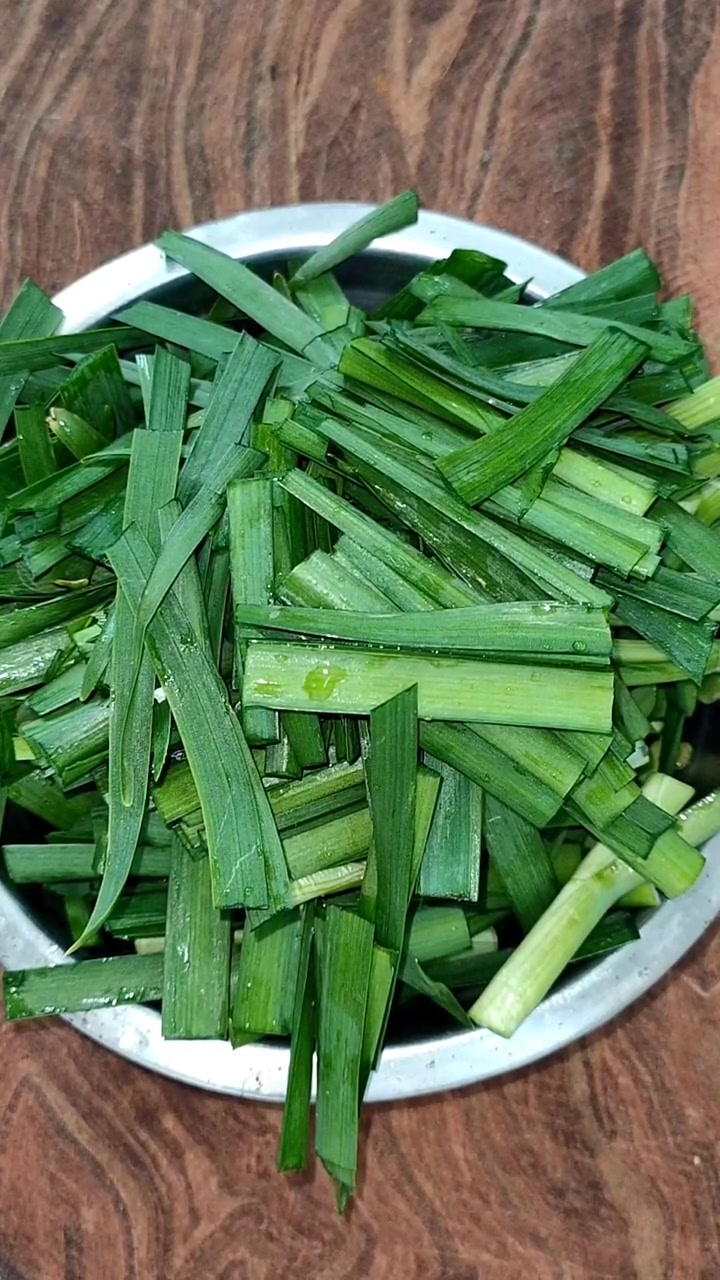 韭菜炒千张