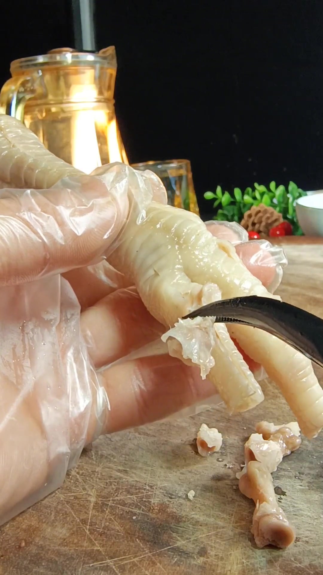 你以为无骨鸡爪真的是老奶奶用牙啃的吗?无骨鸡爪的剔骨教程 美食教程 无骨鸡爪钳 无骨鸡爪脱