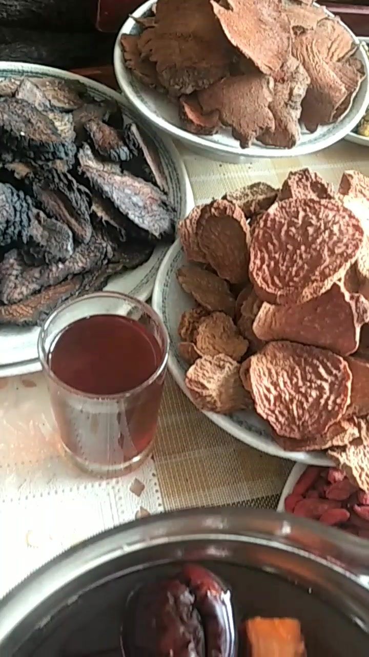 阿拉善肉苁蓉怎么用效果好?搭配锁阳,红枣,土茯苓泡水喝