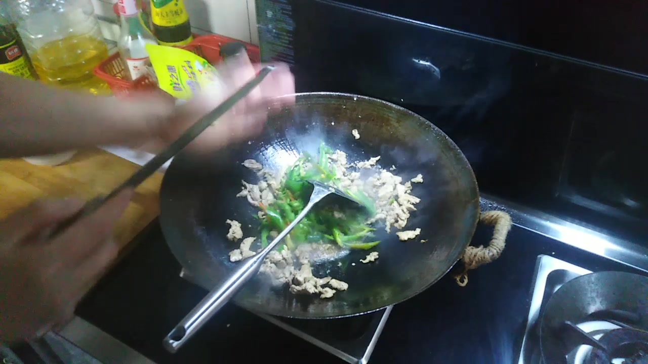 #家常菜谱# 小炒肉 简单美味家常菜 大家可以试着尝试一下 为什么放猪油因为口感会好些而且