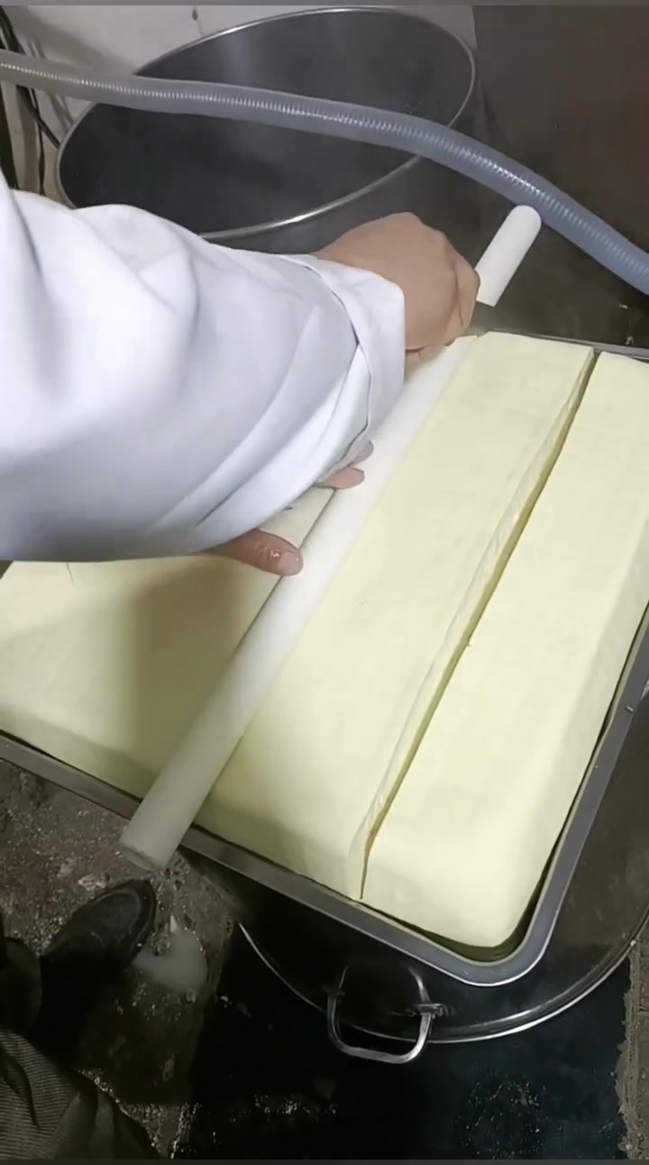 正宗东北纯卤水嫩豆腐制作过程!